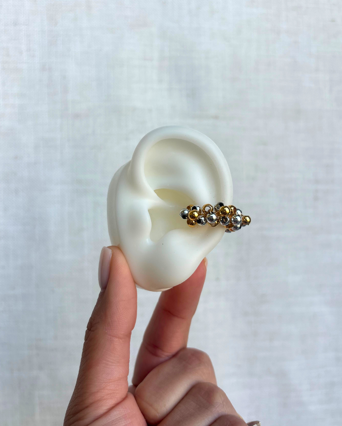 Dots Earcuff
