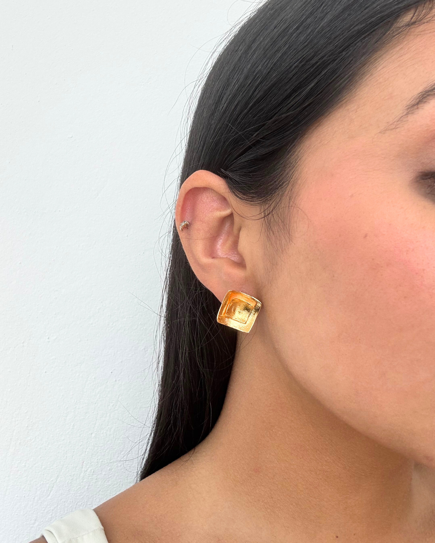 Drada Stud Earring